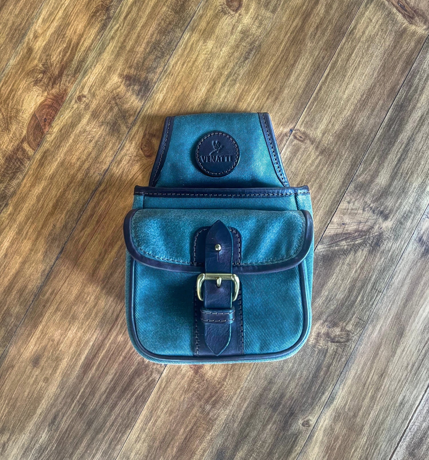 Venatti Signature Pouch